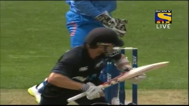 Boundries of New Zealand Innings - India vs New Zealand 5th ODI - 31 Jan 2014