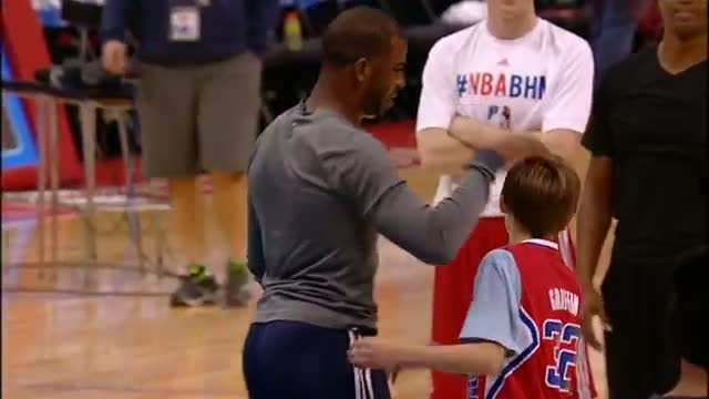 NBA: A Young Fan Plays 1-on-1 with CP3
