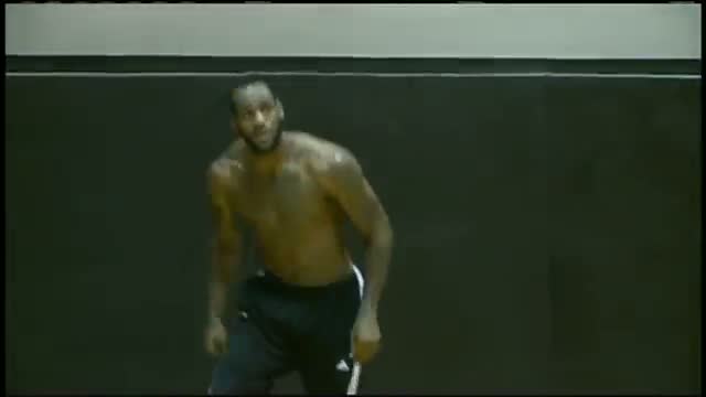NBA: LeBron Puts on a Dunking Clinic in Practice