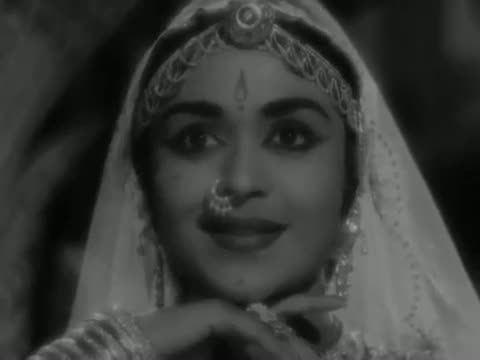 Radhike Tune Bansuri Churayi - Classic Hindi Devotional Song - Sunil Dutt, Saroja Devi - Beti Bete (1964)