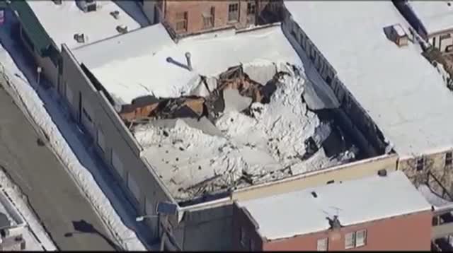 Heavy Snow Causes Roof to Collapse Video