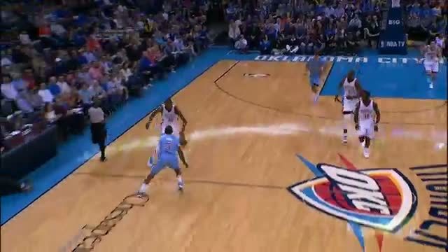 NBA: Kevin Durant Spins, Drives, and Hits the Finger Roll