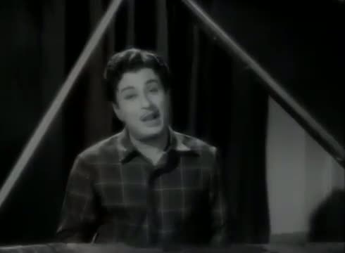 Paaduvor Paadinaal - MGR, Jayalalitha, Vanisri - Kannan En Kadhalan - Tamil Classic Song