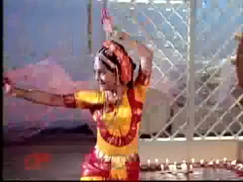 Kamal Haasan & Shailaja in Om Namah Shivaya - Salangai Oli