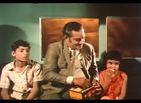Naalu perukku Nandri - MGR, Lakshmi, Ashokan, Cho - Sangae Muzhangu - Tamil Classic Song