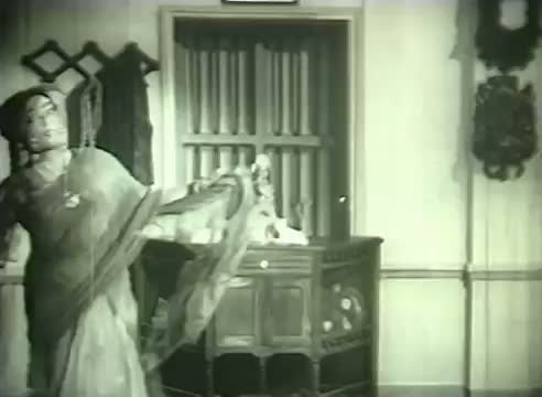 Sirikkindra Mugaththai - S. Janaki Tamil Classic Song - Muradan Muthu
