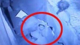Caught on CCTV: Gang of Six women looting Mumbai shop