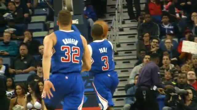 CP3 Throws the Flashy Backboard Oop to Blake Griffin (Basketball Video)
