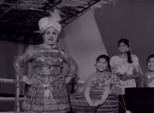 Vaarai Madammayile (Tamil Video) - Jaishankar, Jayalalitha - Thanga Gopuram - Tamil Classic Song