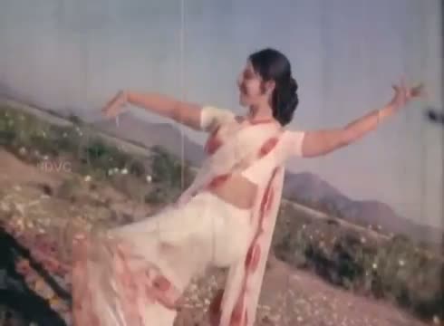 Kanavugale Ayiram - MGR, Latha, Varalakshmi - Neethikku Thalaivanagu - Tamil Romantic Song