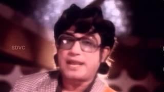 Azhakuk Koonthal - Sivaji Ganesan, Jayalalitha,Vijaykumar - Tamil Classic Song