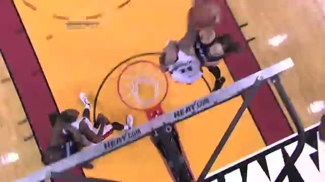 NBA: Josh McRoberts Soars Over the Birdman for the Poster Dunk (Basketball Video)