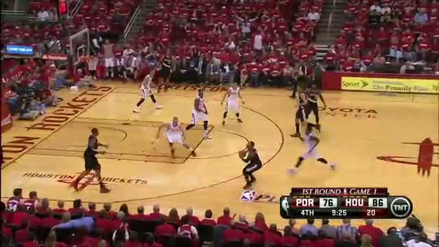 NBA: LaMarcus Aldridge Scores a Franchise-Record 46 Points in Houston (Basketball Video)