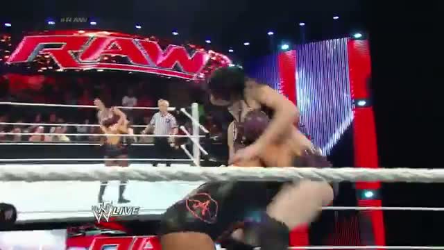 Paige vs. Aksana: WWE Raw, April 21, 2014