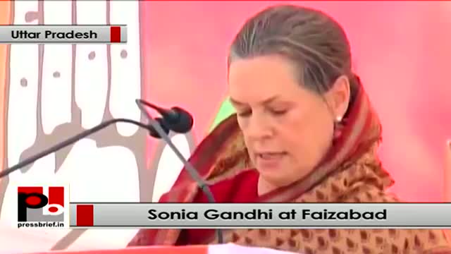 Sonia Gandhi at Faizabad, UP slams Narendra Modi, he thinks he has already become the PM