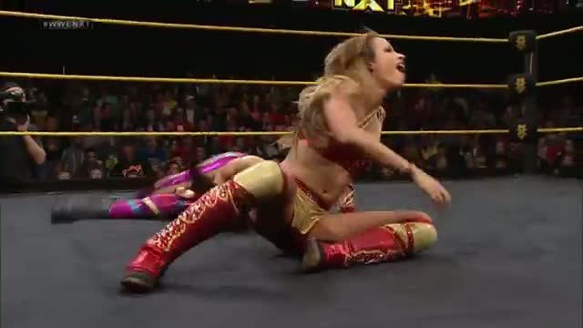 Bayley vs. Sasha Banks - NXT Women's Title Tournament, Round One: WWE NXT, May 1, 2014