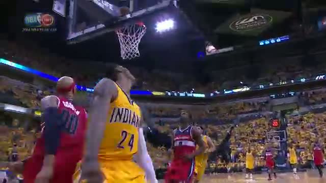 NBA: Lance Stephenson's Dazzling Steal and Behind-the-Back Dish (Basketball Video)