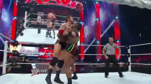 Bad News Barrett vs. Big E - Intercontinental Championship Match: WWE Raw, May 5, 2014