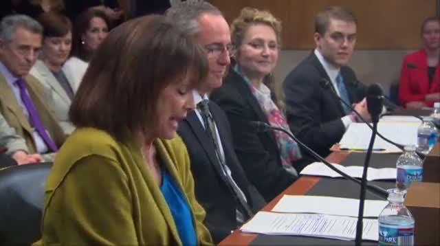 Valerie Harper Testifies About Cancer Research