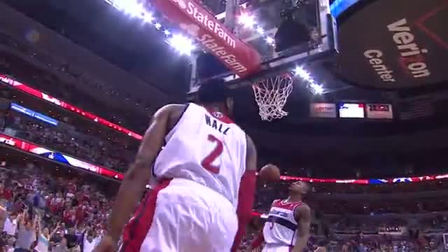 NBA: John Wall's Dazzling Layup to Beat the Halftime Buzzer (Basketball Video)