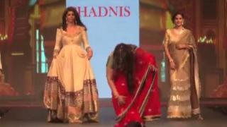 Shocking Video Of Poonam Dhillon Falling On Ramp