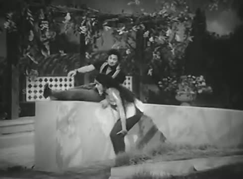 Neeram Nalla Neram - MGR, Jayalalitha - Thani Piravi - Tamil Romantic Song