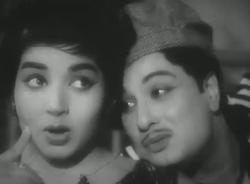 Kannathil Ennadi Kayam - MGR, Jayalalitha - Thani Piravi - Tamil Romantic Song