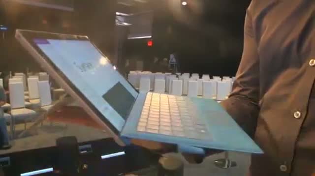 Microsoft Unveils Larger Surface Tablet