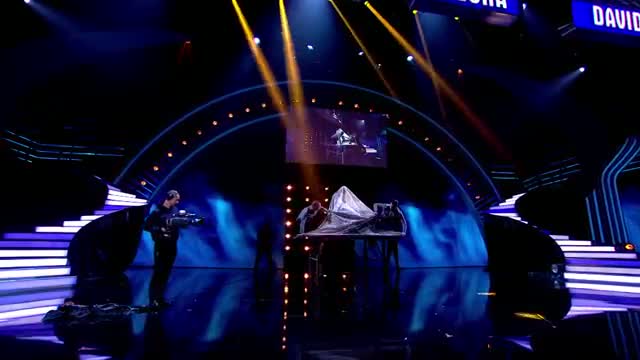 Magician Darcy Oake does the ultimate dissapearing act - Britain's Got Talent 2014