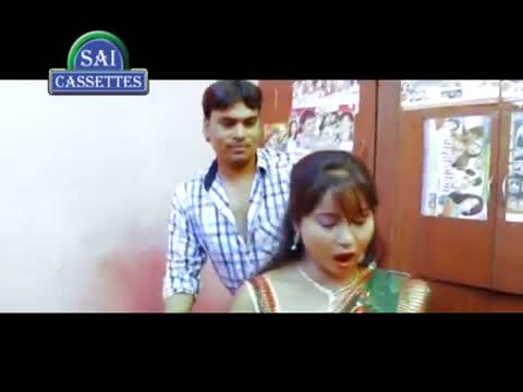 Bhojpuri Aunty And Young Boy Enjoy Alone At Home - Bhojpuri Aunty Hot Scene