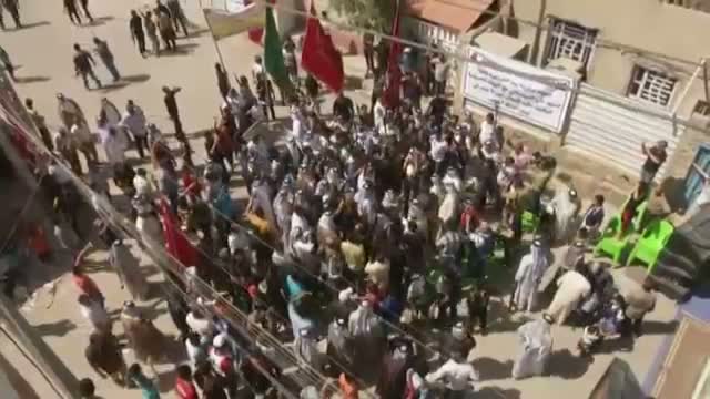 Hundreds in Baghdad Volunteers to Fight