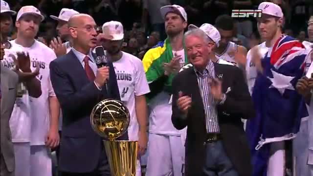 NBA: The San Antonio Spurs Receive the 2014 Championship Trophy (Basketball Video)