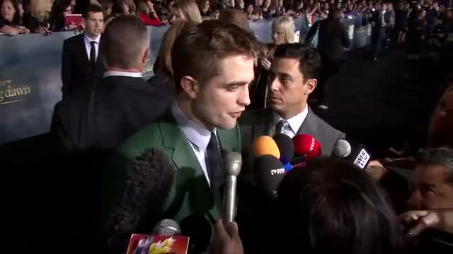 Robert Pattinson is Bunking at Kristen Stewart's House