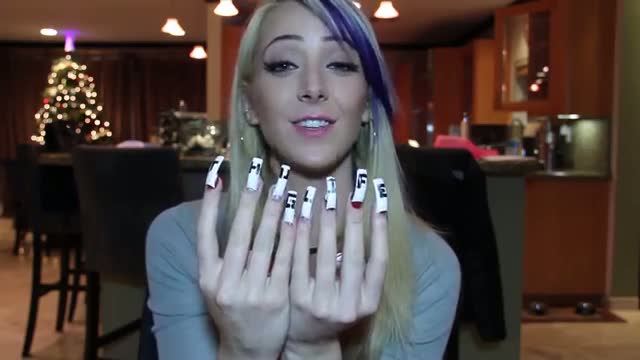 Jenna Marbles - What A Girl's Nails Mean
