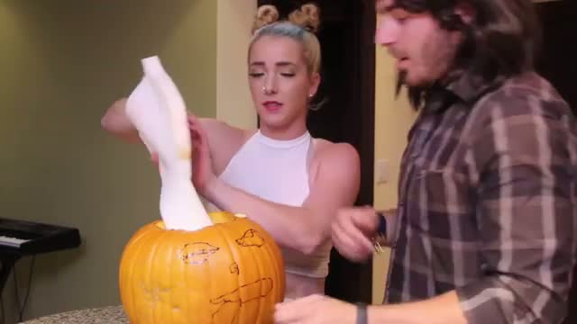 Jenna Marbles - Pumpkin Carving With Miley Cyrus Extras