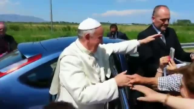 Pope Stops Motorcade to Bless Disabled Girl