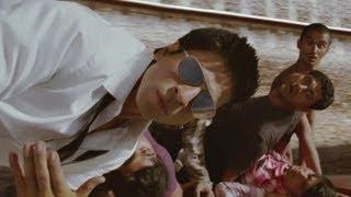 G One's mind-blowing stunt in running train - Ra one (In Tamil)