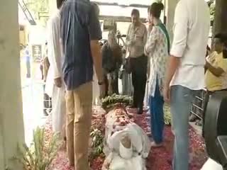 Veteran actress Zohra Sehgal laid to rest