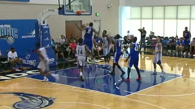NBA: Ronald Roberts Throws Down the Double-Clutch Dunk