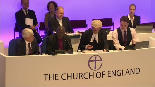 Church of England Votes to Allow Women Bishops