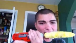 Eat Corn in 10 Seconds Funny Videos