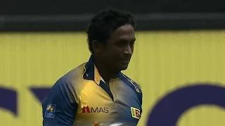 Two balls Two wickets for Ajantha Mendis (SL vs SA 3rd ODI 2014)
