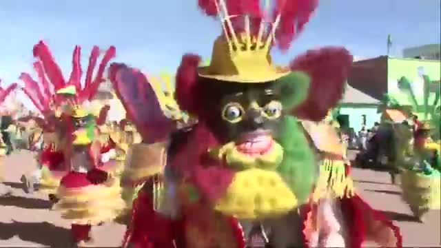 Bolivian Dancers Attempt to Break Record