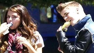 Justin Bieber and Selena Gomez Cute Moments (2) - Will Make You Cry