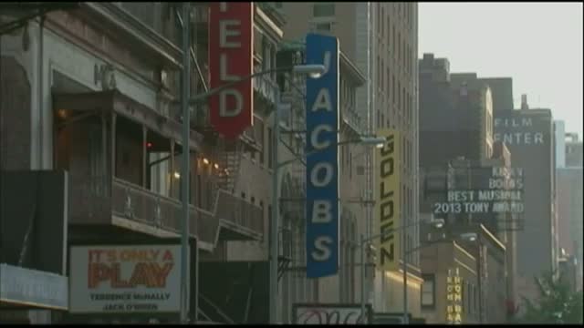 Broadway Dims Lights for Robin Williams