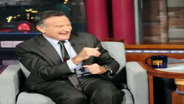 Jimmy Fallon Breaks Down During Robin Williams Tribute