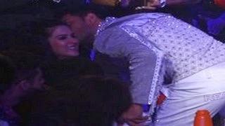 Yuvraj Singh & ex girlfriend Kim Sharma's HOT KISS in PUBLIC