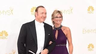 Kevin Spacey Walks with Cane at 2014 Emmys