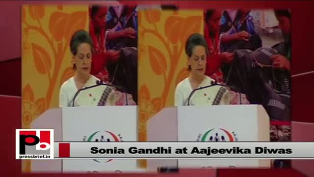 Sonia Gandhi for quick implementation of rural livelihood scheme