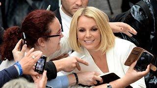 Britney Spears Chops Hair off!